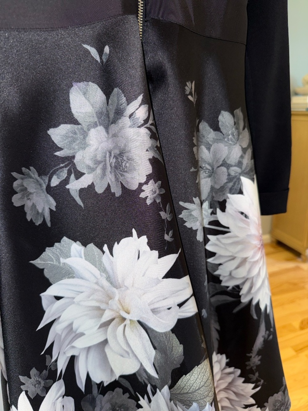 Ted Baker Floral Long Sleeve Midi Dress - Picture 6 of 7